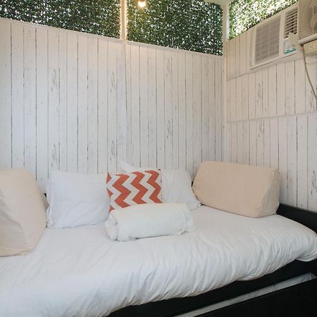 Nearest Hostel Pasay City By Reddoorz Exterior foto