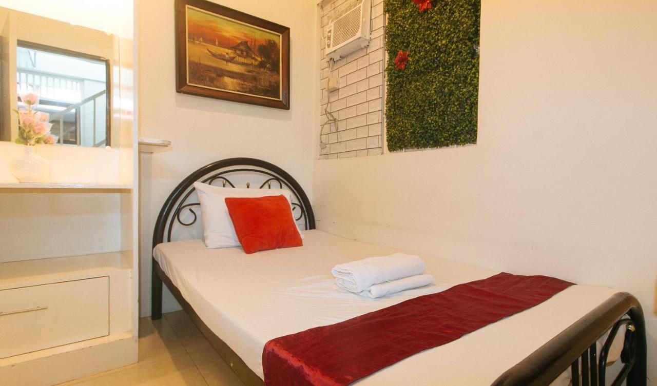 Nearest Hostel Pasay City By Reddoorz Exterior foto