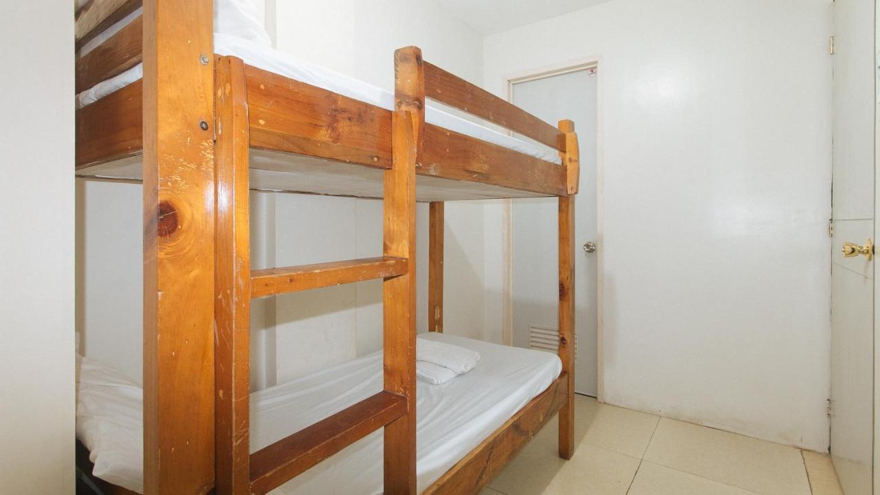 Nearest Hostel Pasay City By Reddoorz Exterior foto