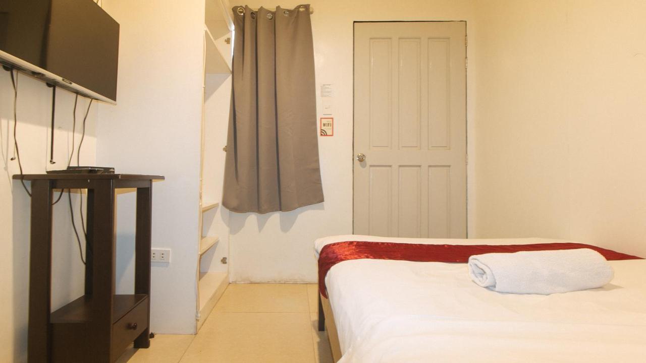 Nearest Hostel Pasay City By Reddoorz Exterior foto
